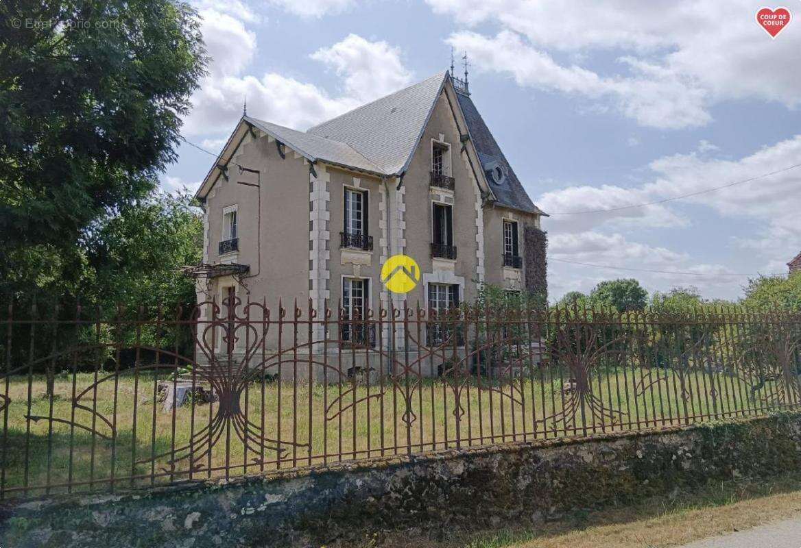 Maison à CHENIERS
