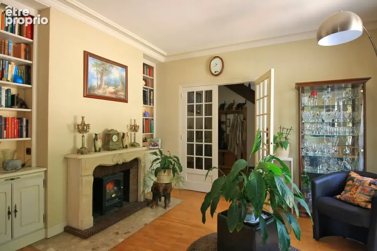 Maison 5 chambres, dans un village dynamique, à proximité directe des commodités - photo 2