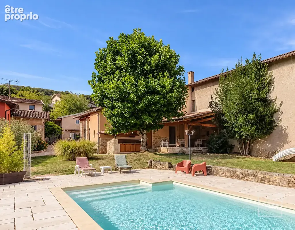 St germain au mont d'or, corps de ferme avec dependances, jardin et piscine - photo 5