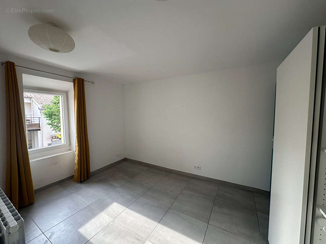 Appartement à VENELLES