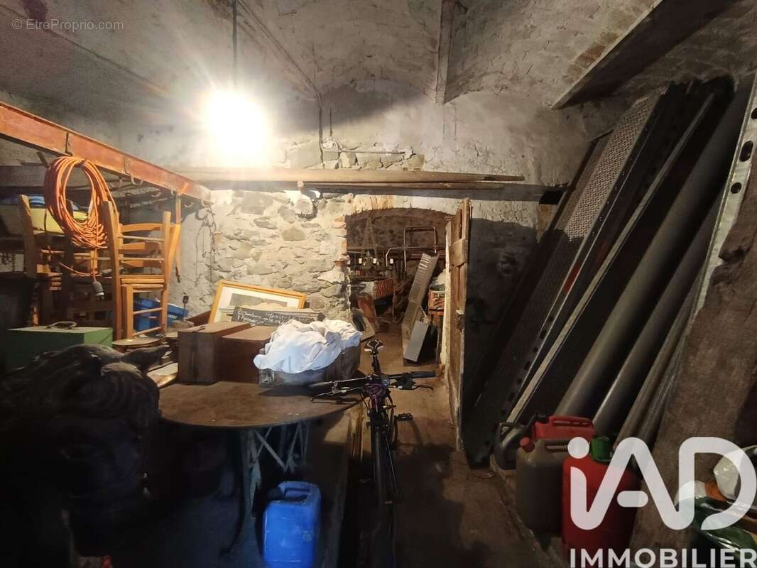 Maison 175 m² à Puy-Saint-Martin  - photo 9