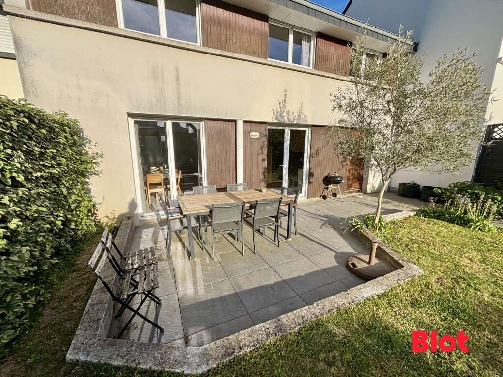 Maison à CHARTRES-DE-BRETAGNE