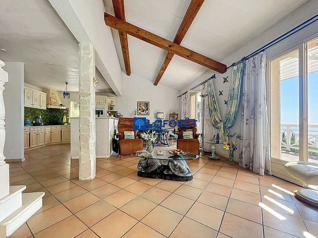 Maison à CARQUEIRANNE