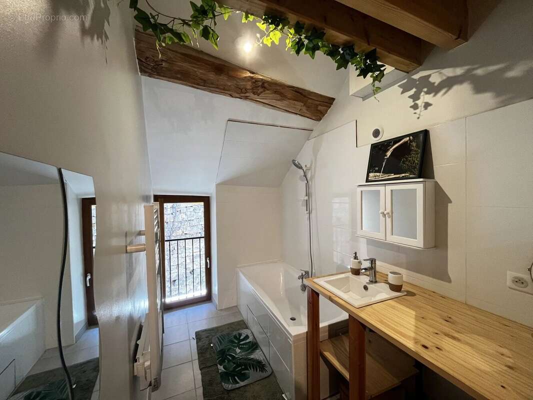 Maison à CREMIEU