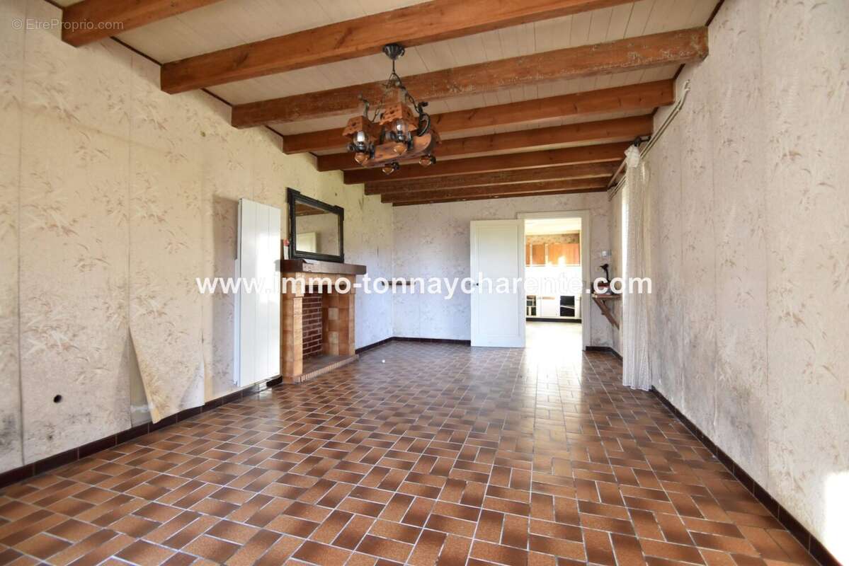 Maison 93 m² à Tonnay-Charente  - photo 6