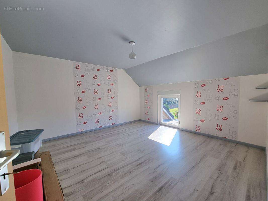 Maison Neuville Lez Beaulieu 8 pièce(s) 202 m2 - photo 10