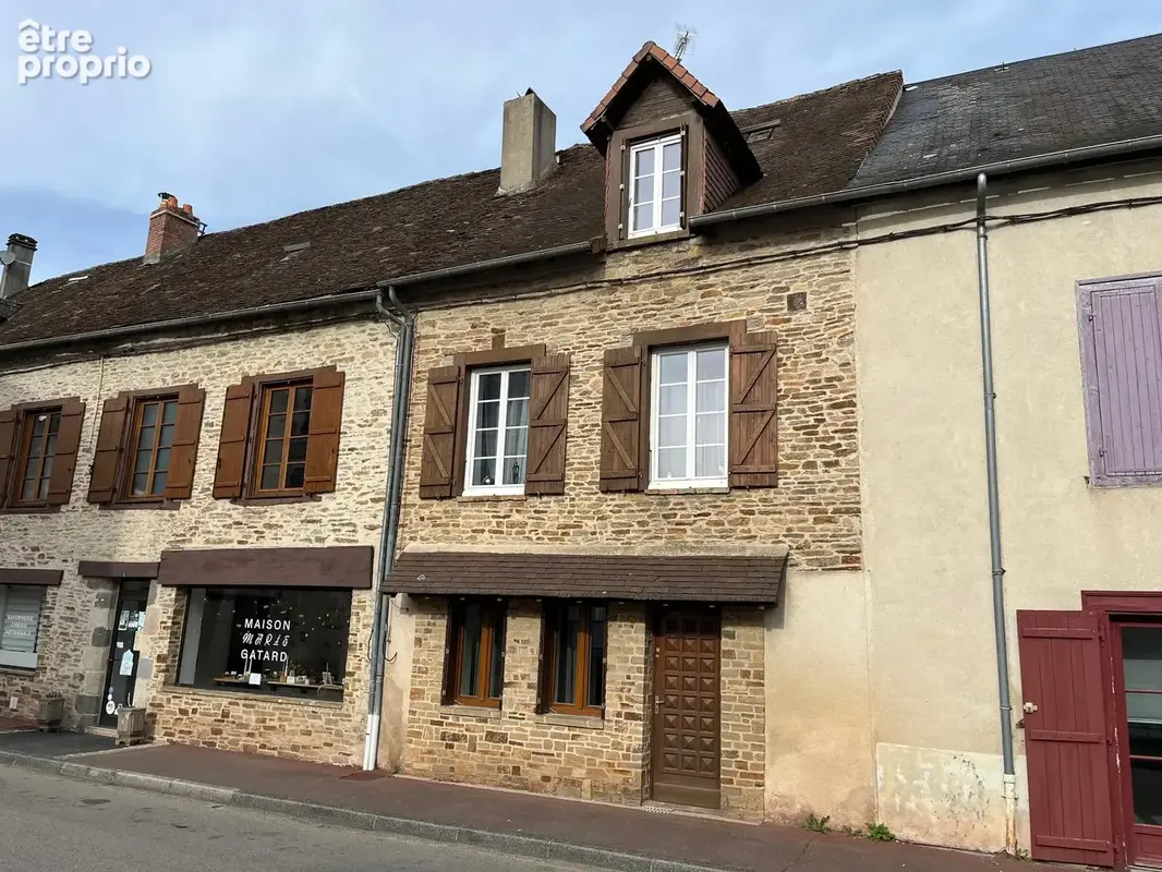 Maison à COUSSAC-BONNEVAL