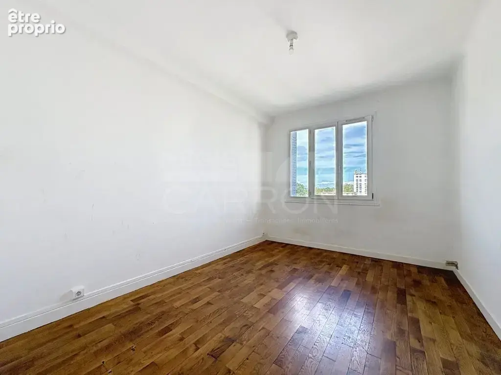 Villeurbanne metro cusset t3 66m² en etage 189000€ - photo 3