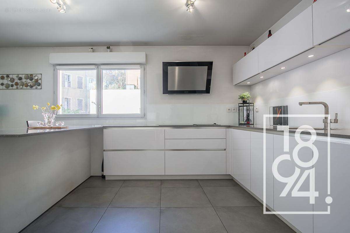 Appartement à MARSEILLE-7E