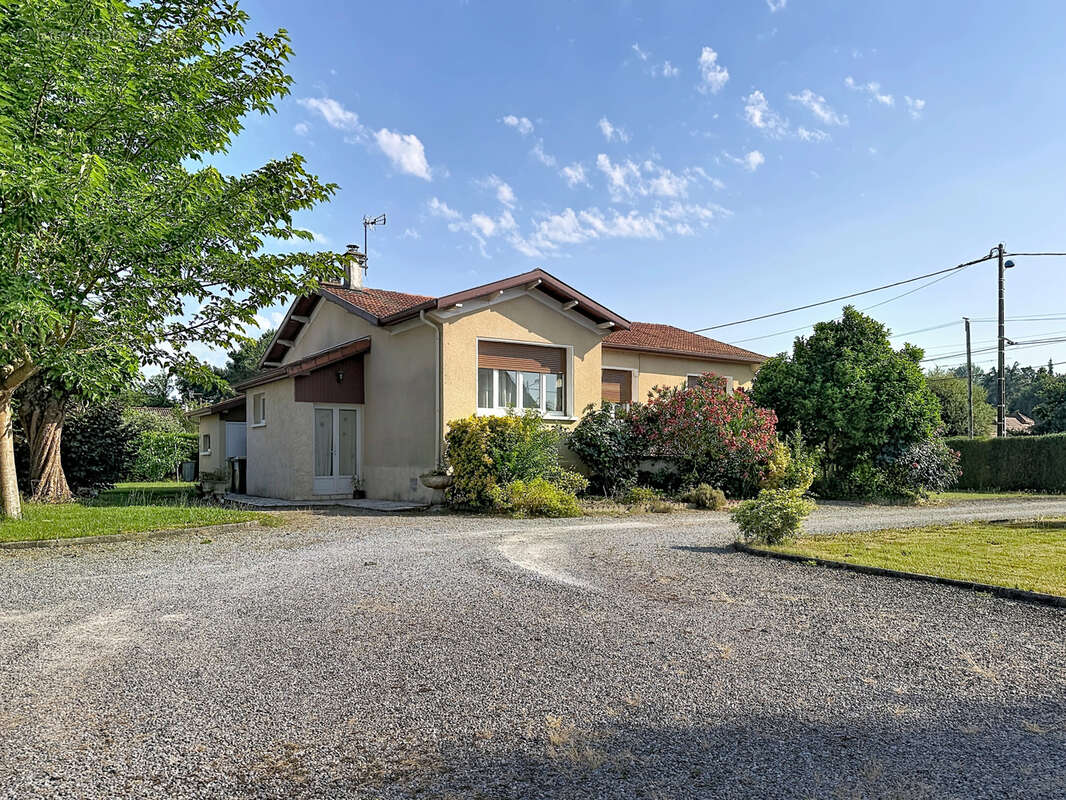 Autre à SAUVAGNON