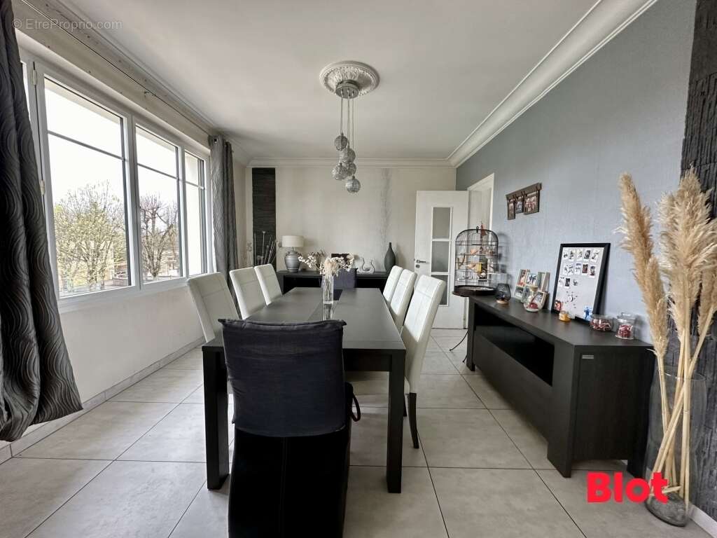 Maison à MONTFORT-SUR-MEU