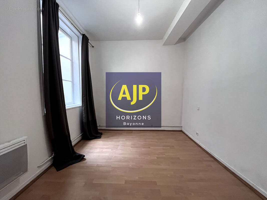 BAYONNE Centre - Appartement T2 - photo 5