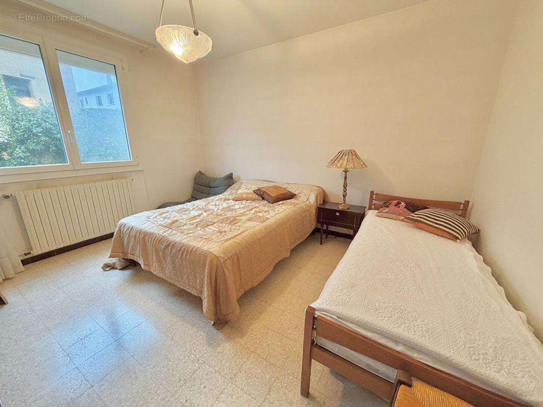 Cahors 46000 Maison 4 chambres sur 500 m² de terrain proche centre ville - photo 17