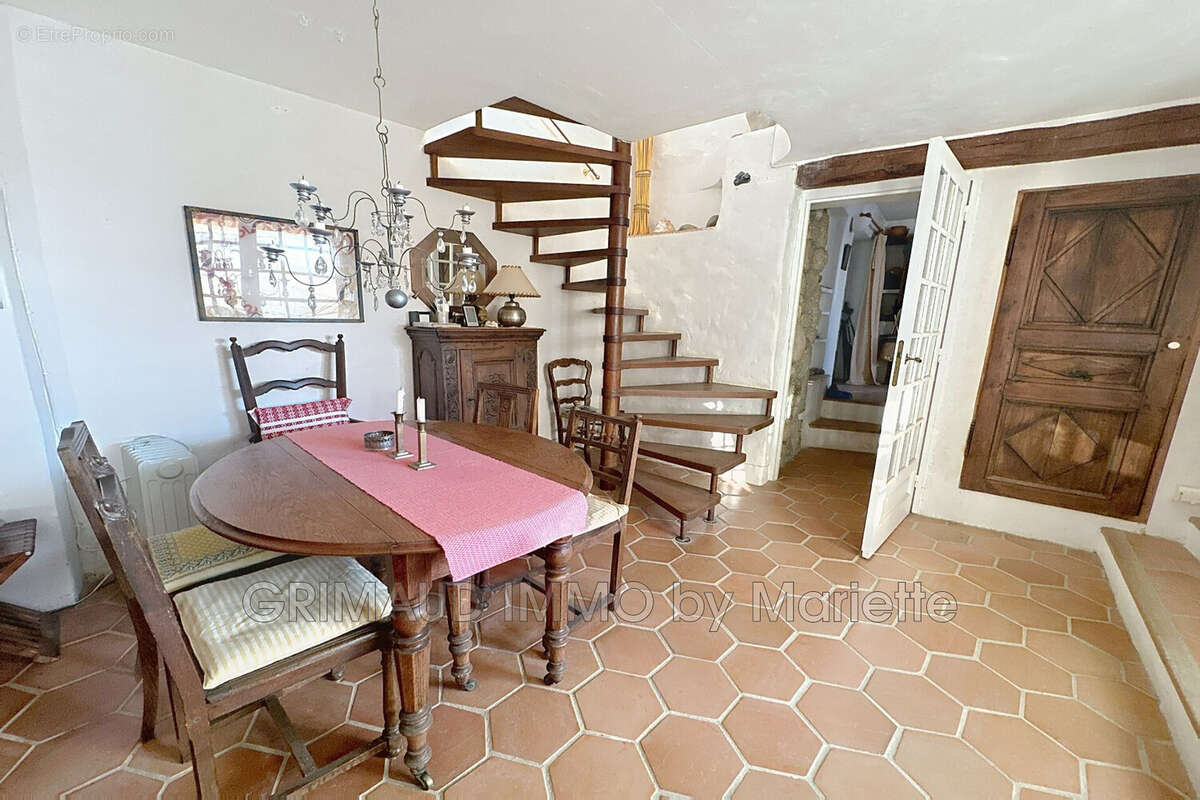 Maison à PLAN-DE-LA-TOUR