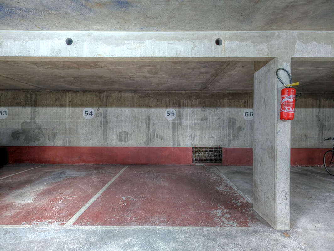 Parking à LA GARENNE-COLOMBES