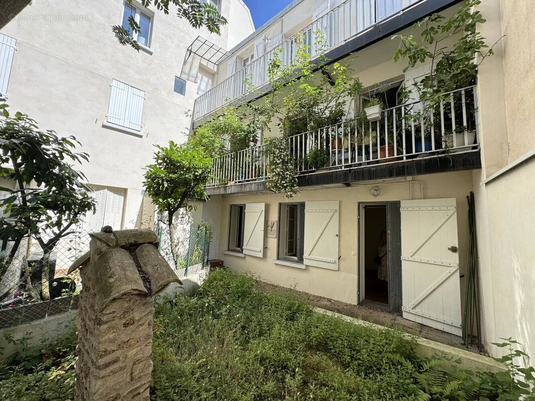 Appartement à PARIS-14E