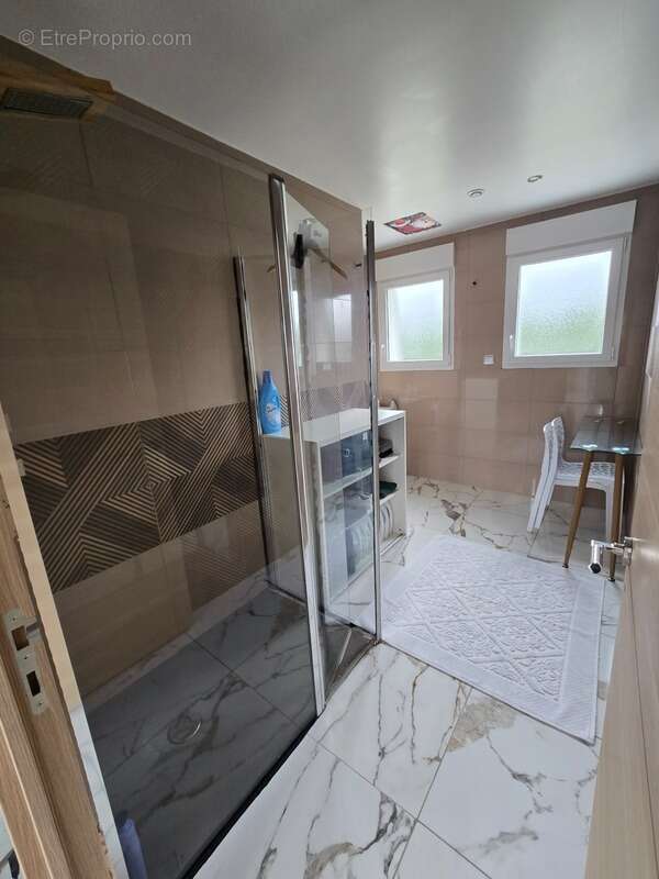 Maison à SAINT-MARTIN-DE-FRAIGNEAU