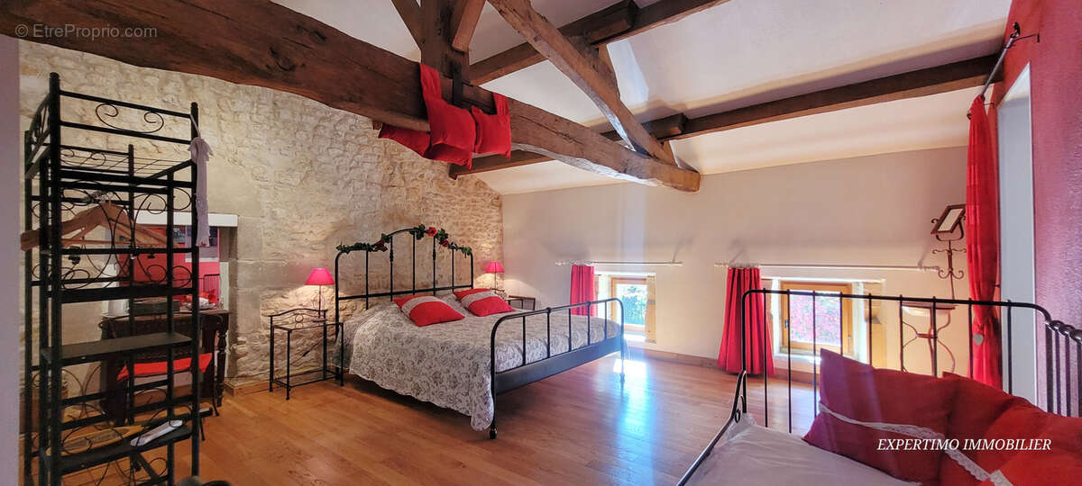 Maison charentaise de 220 m2 renovee - photo 13