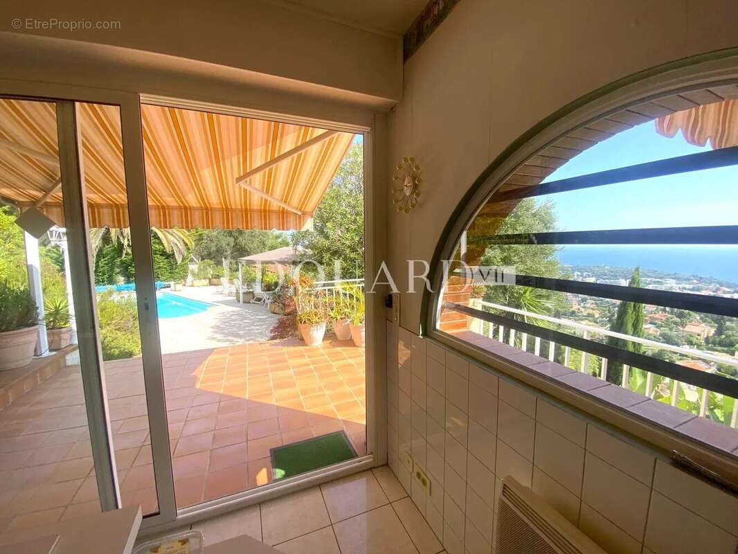 Appartement à ROQUEBRUNE-CAP-MARTIN
