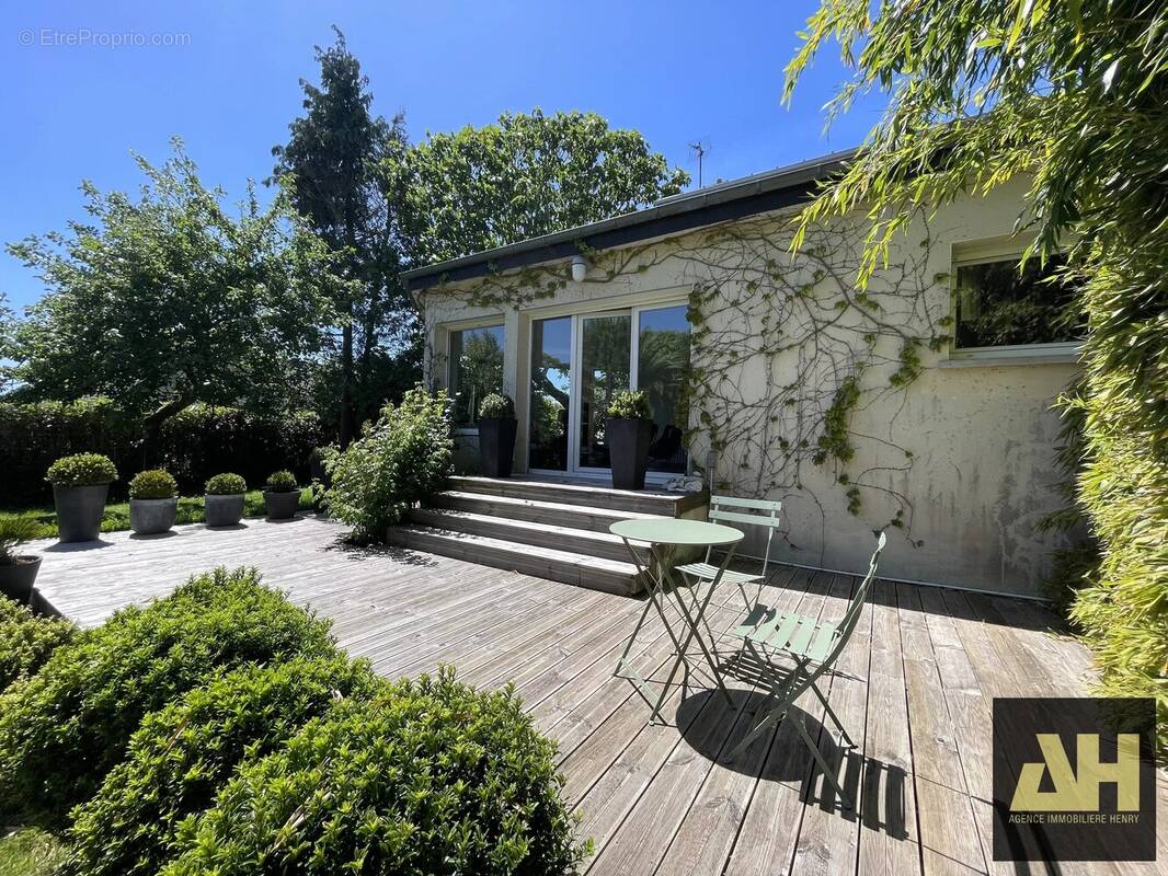 Maison à LE RELECQ-KERHUON
