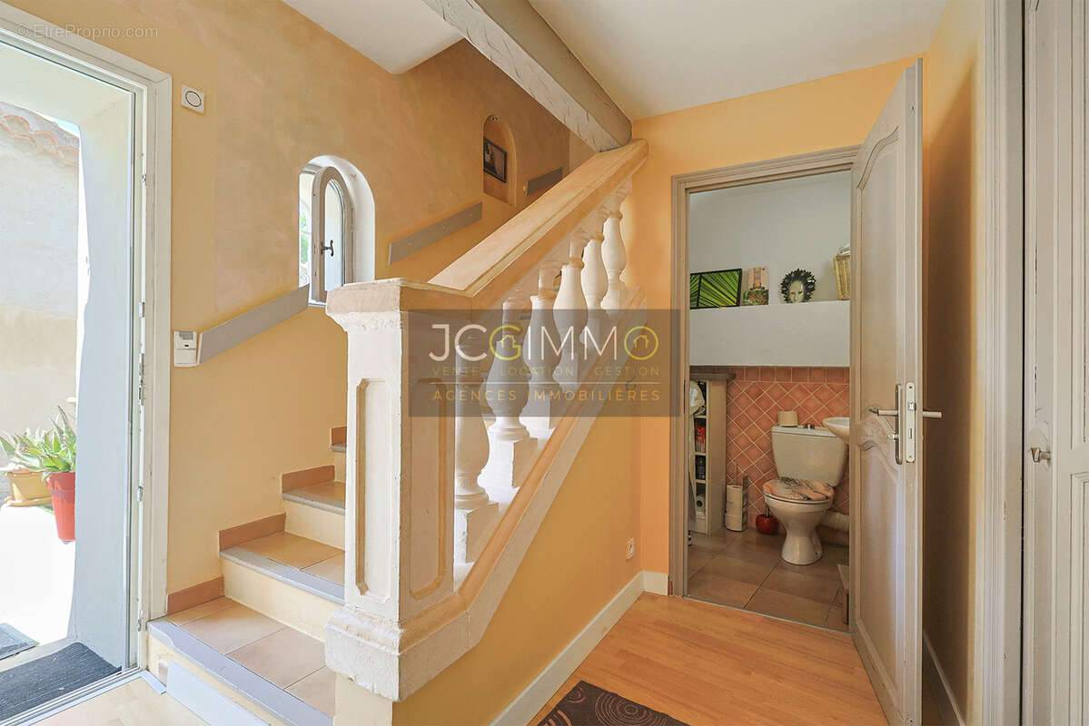 La farlède   maison de ville t4 de  111m2 2 avec terrasse et  balcon - photo 10