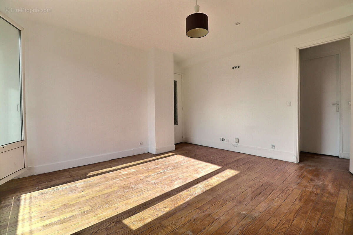 Appartement à LA COURNEUVE