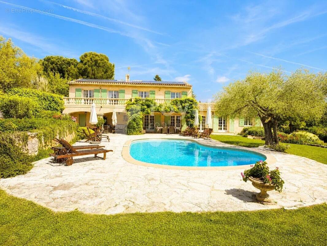 Maison à VALBONNE