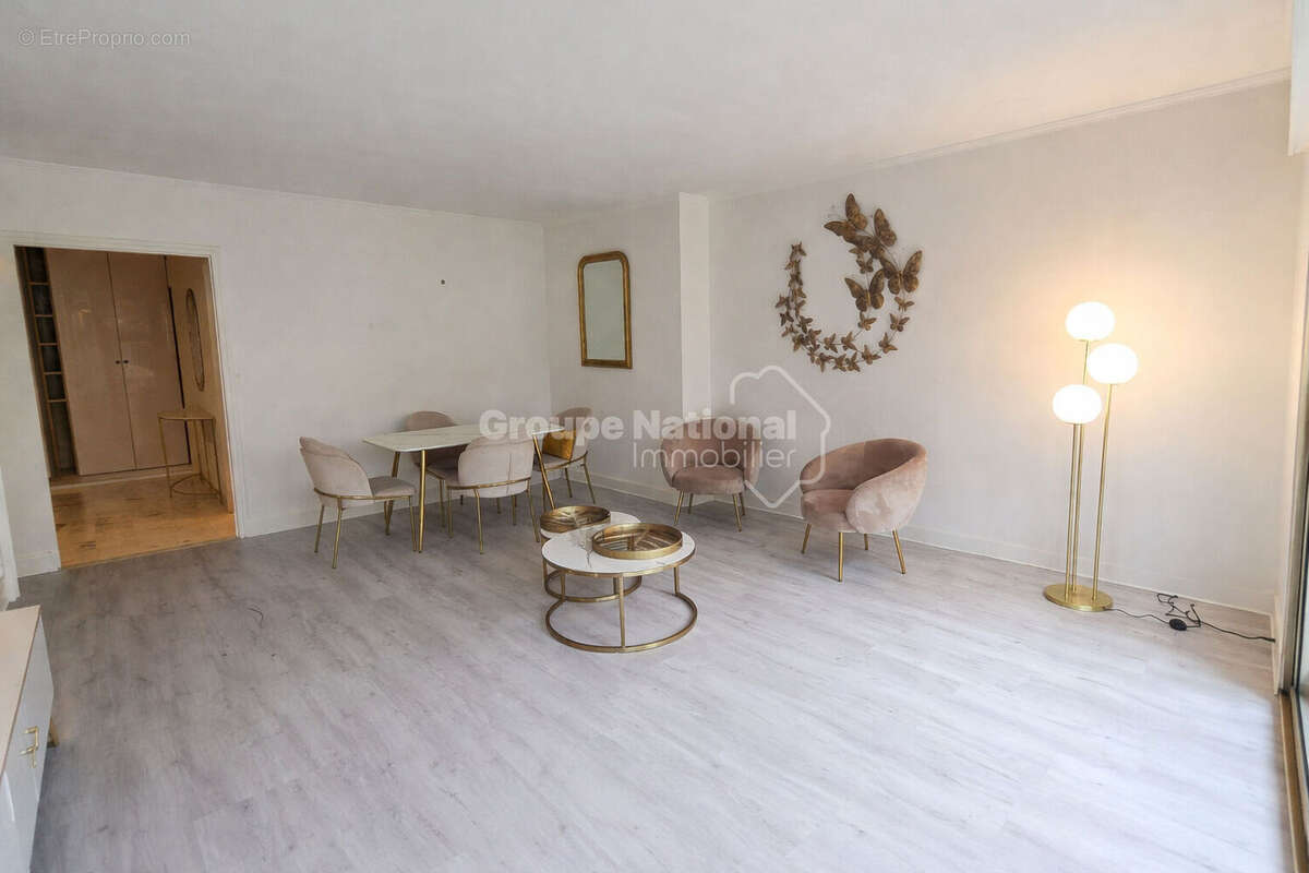 Appartement à VERSAILLES