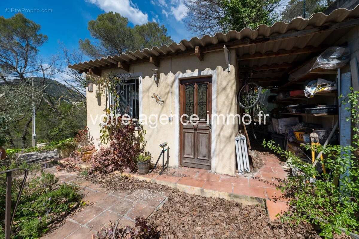 Peille, belle maison 105m² + garage 30m² Piscine + dépendance - photo 20