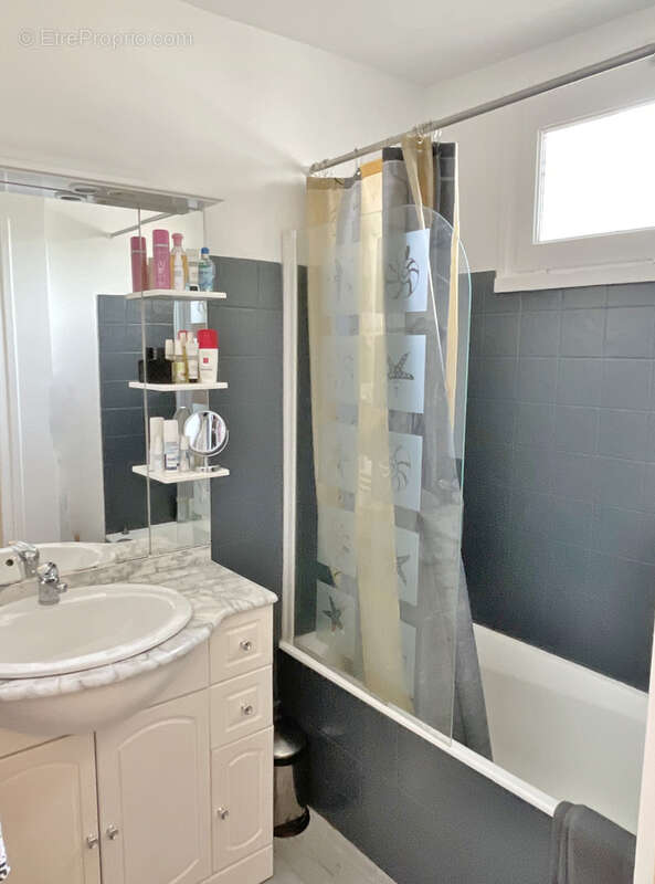 Appartement à SAINT-GENIS-LES-OLLIERES