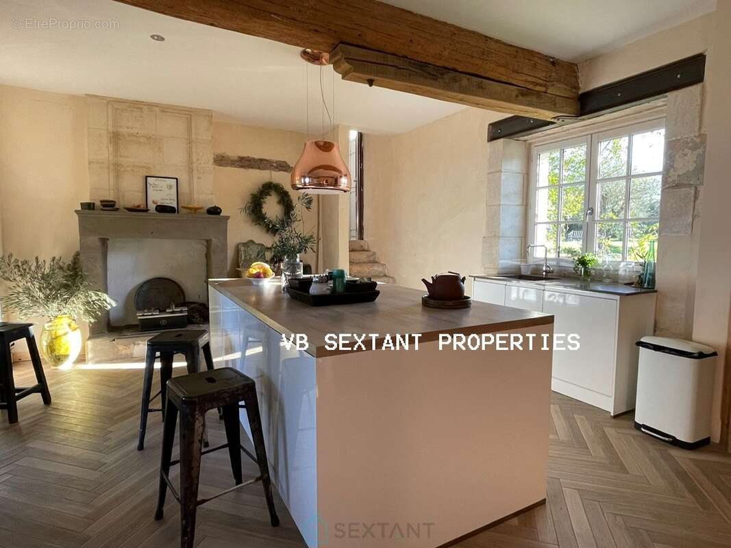 Entre-Deux-Mers, bel ensemble immobilier du XVIII ème siècle, 2 habitations avec dépendances et piscine 1 hectare 3 de terrain - photo 10