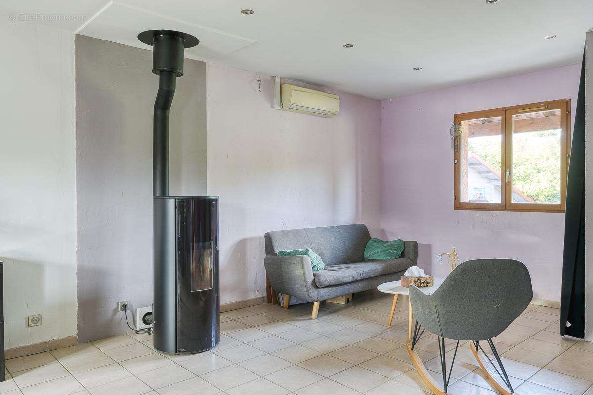 Maison 160 m² à Auberives-Sur-Vareze  - photo 11