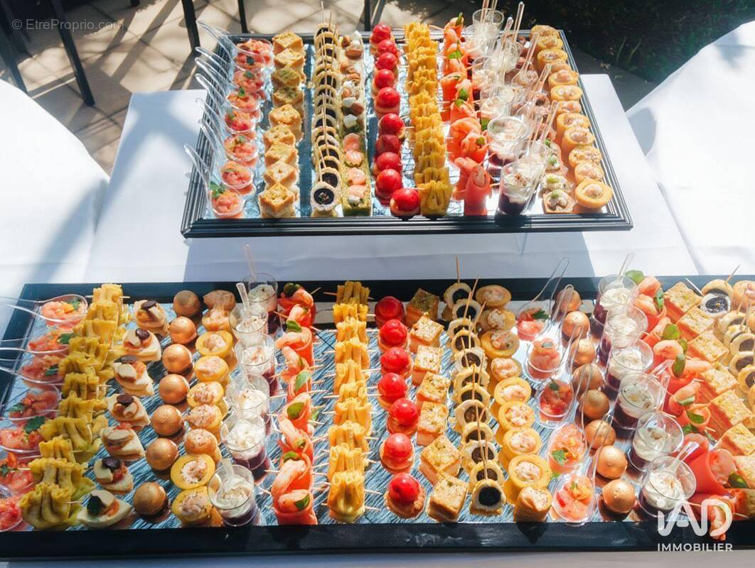 Photo 1 - Commerce à MIMET