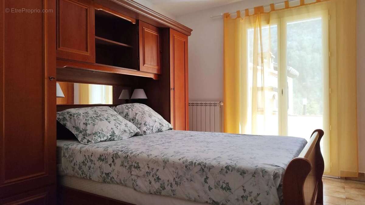 Maison à PUGET-THENIERS