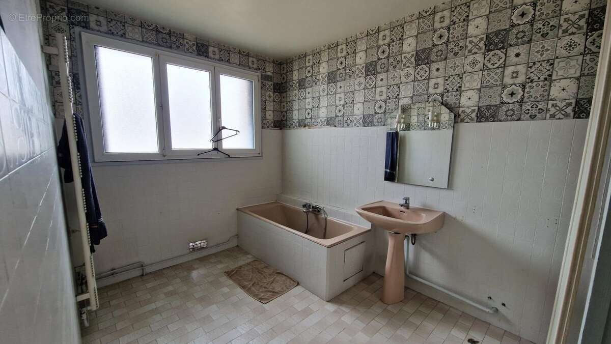 Commerce à NEUILLY-SUR-MARNE