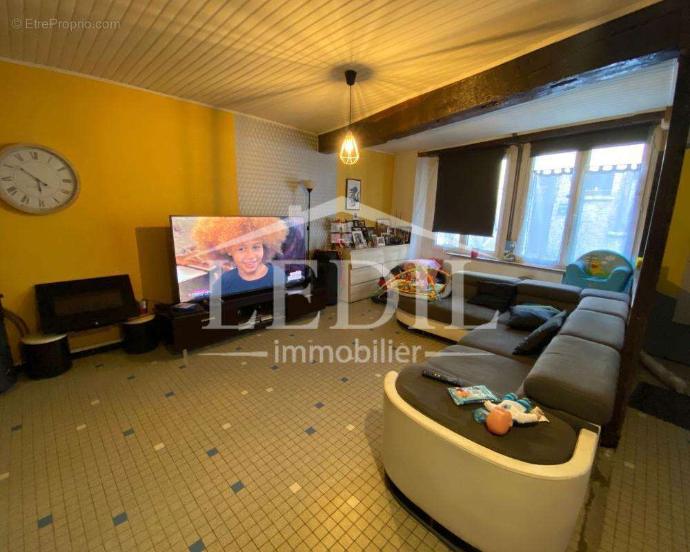 Maison de ville avec terrasse, cour et garage - photo 3
