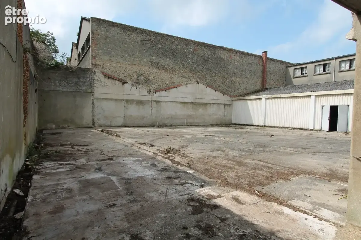 local commercial de 550 m2 avec 500 m2 de cour BOULOGNE SUR MER - photo 9