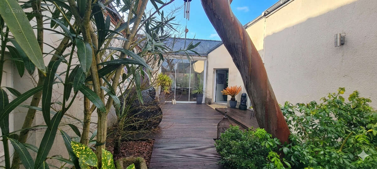 Maison à BRISSAC-QUINCE