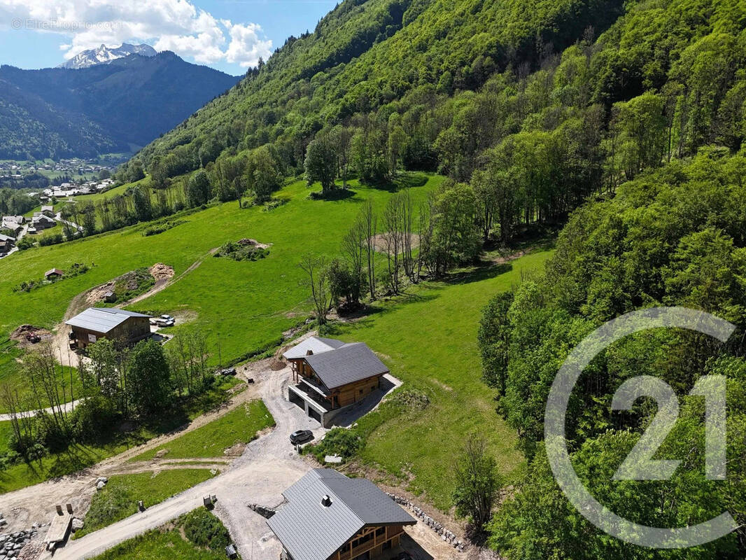 Terrain à MONTRIOND