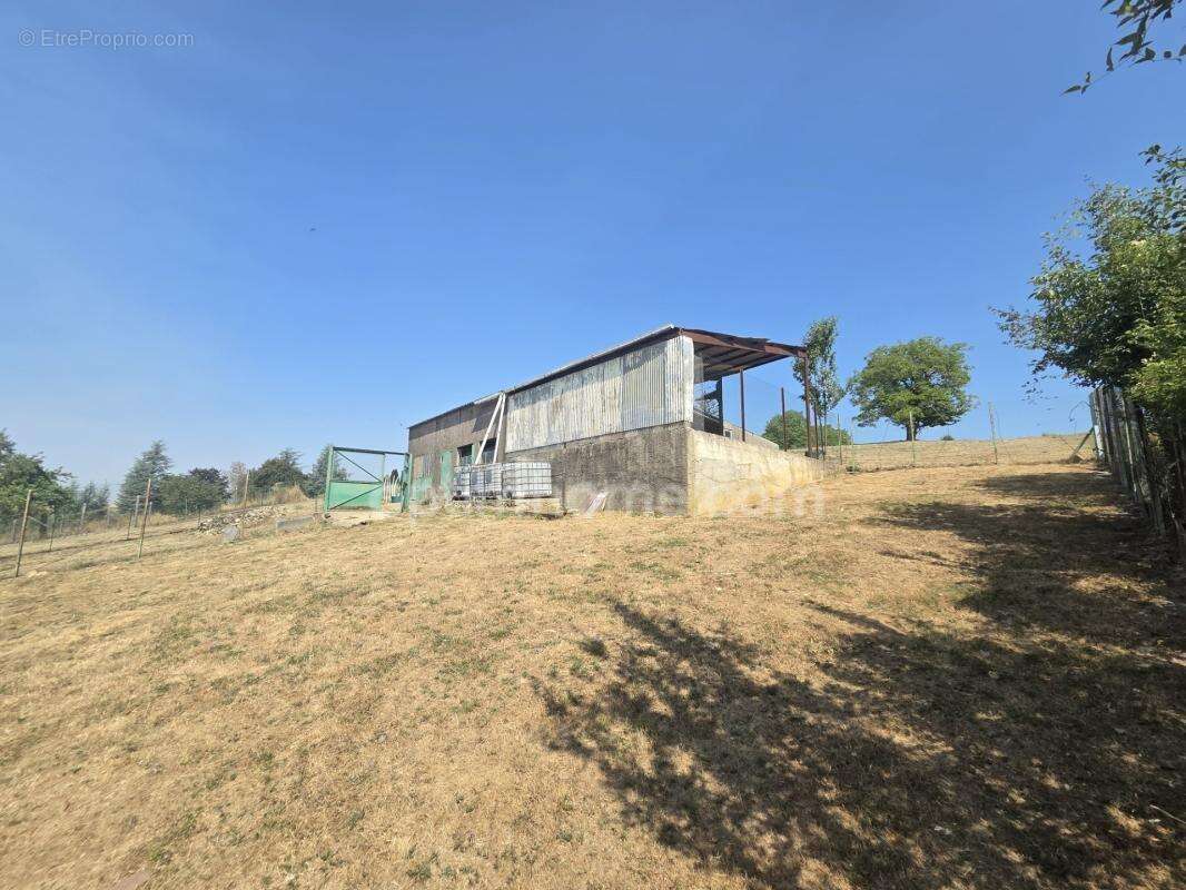 A VENDRE en EXCLUSIVITE maison de famille 5 chambres, 35 ares de terrain et petit hangar - photo 19