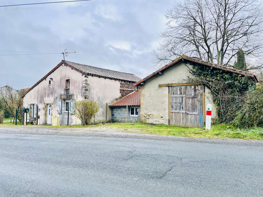 Maison à AVAILLES-LIMOUZINE