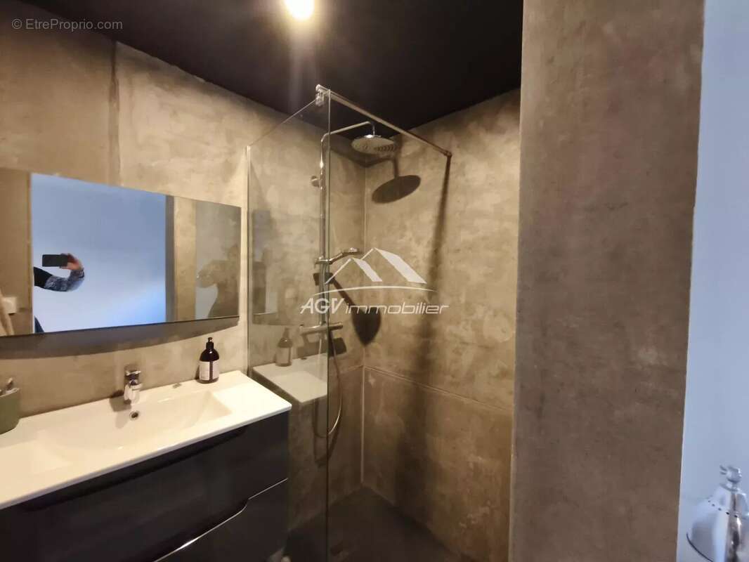 Maison à VEZENOBRES