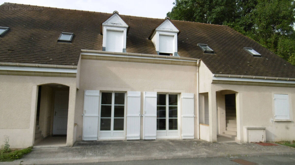 Appartement à EPERNON