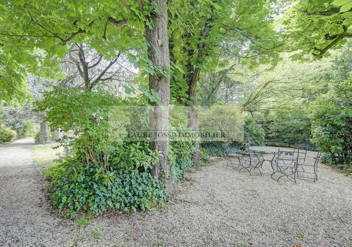 Maison à LE VESINET