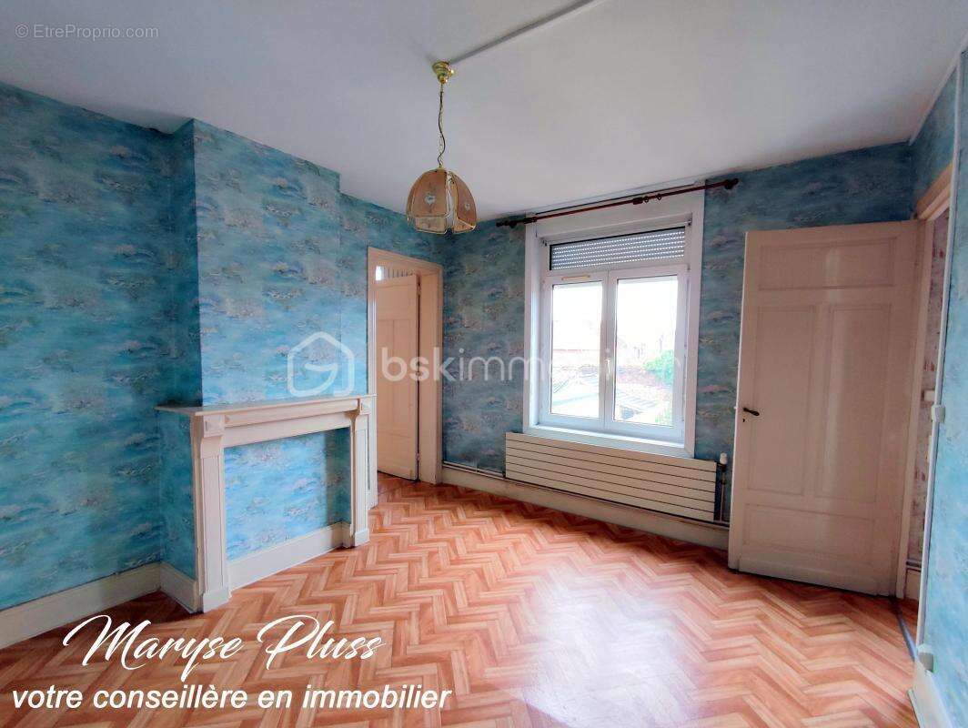 Maison à COURRIERES