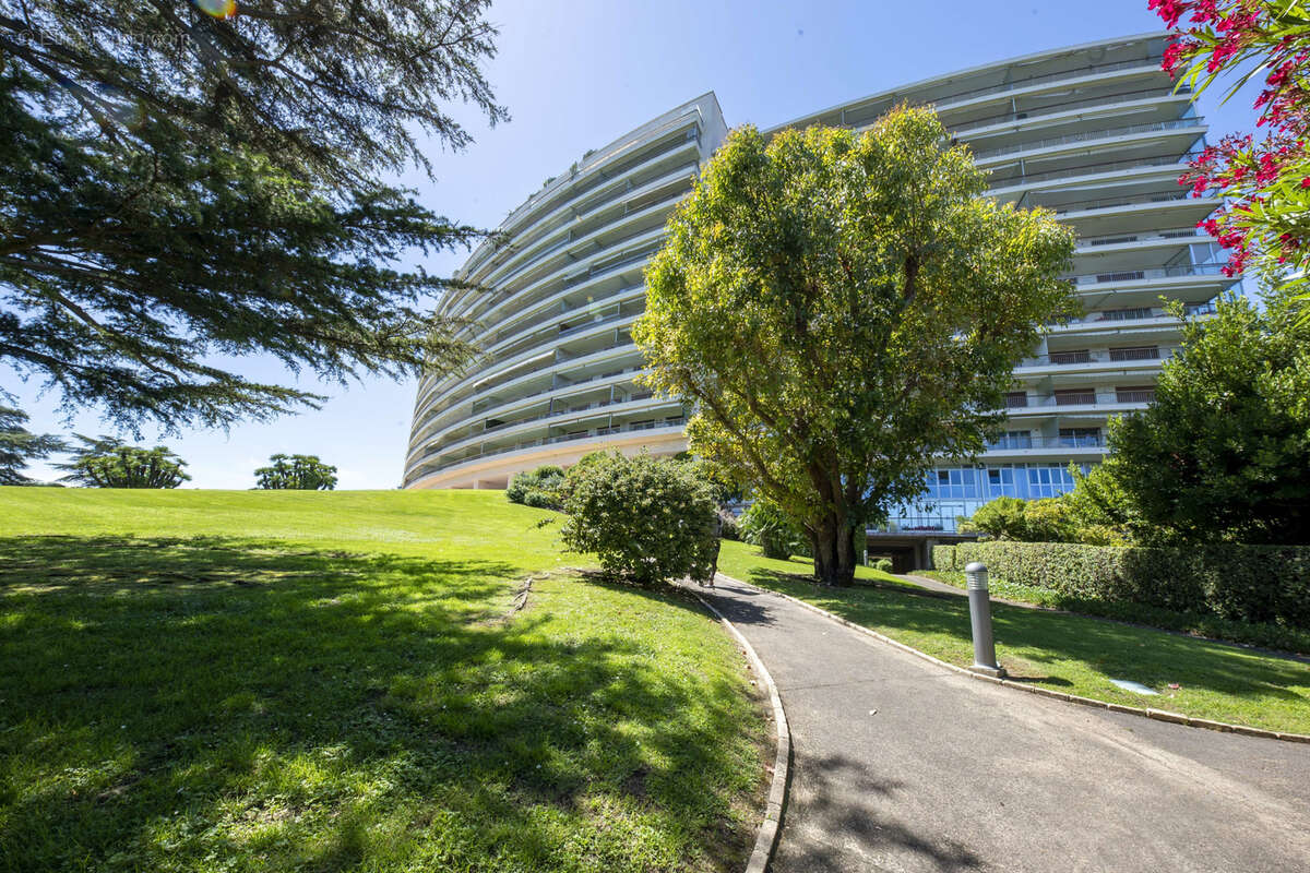 Beau duplex vue mer à cannes  3 254 400 € - photo 5