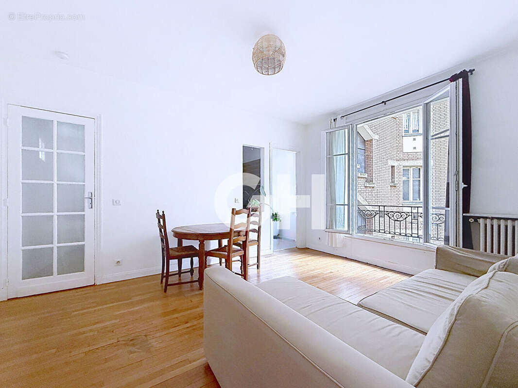 Appartement à PARIS-20E
