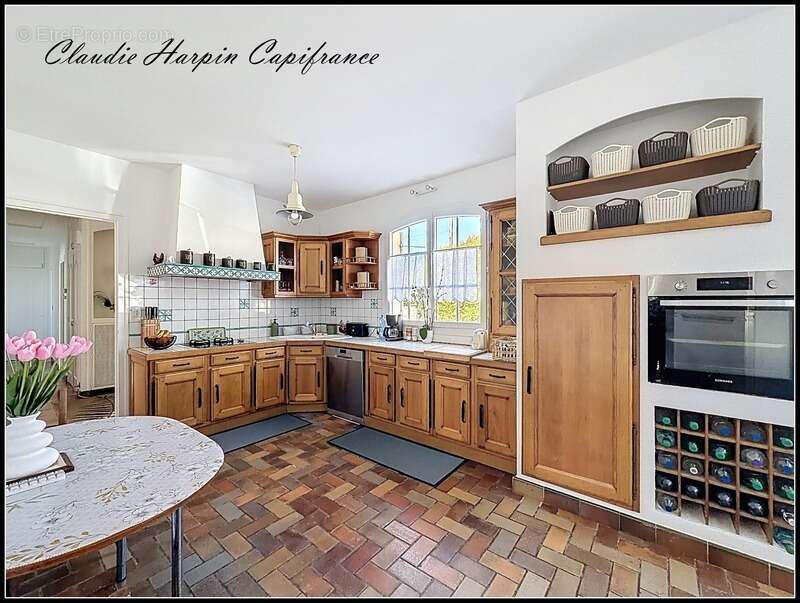 Maison à vendre 8 pièces  (79) CHATILLON-SUR-THOUET - 219 m² hab 4 à 6 ch - terrain environ 2500 m² - photo 8