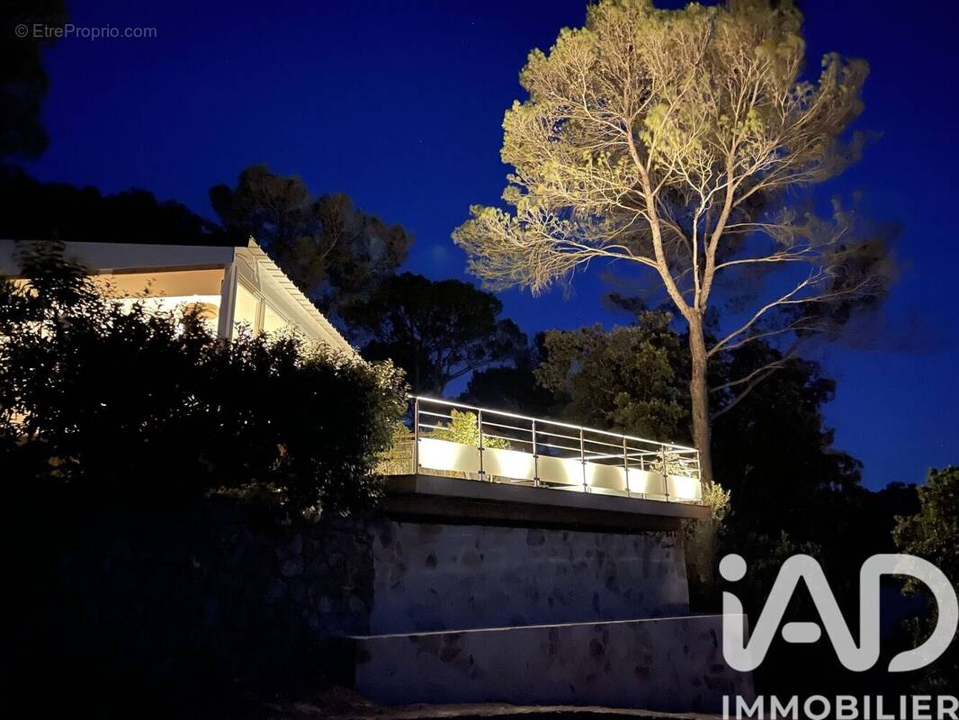 Photo 1 - Terrain à FREJUS