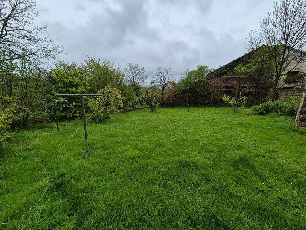 Maison à CHARGEY-LES-PORT